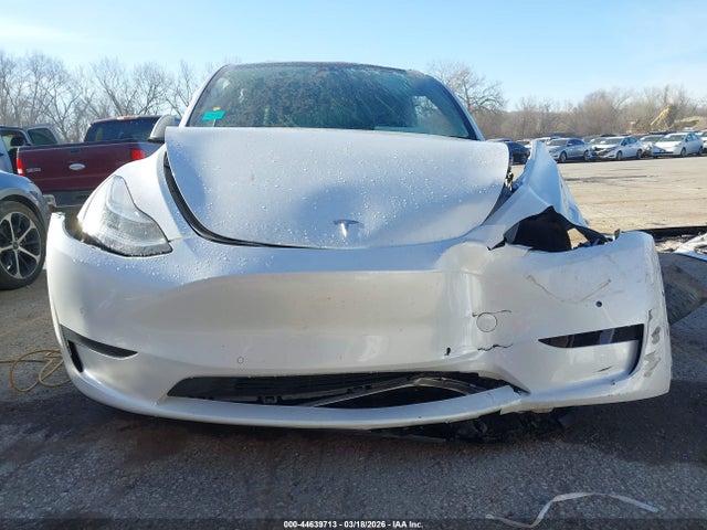 Продажа на аукционе авто 2021 Tesla Model Y Long Range Dual Motor All-wheel Drive, vin: 5YJYGDEE4MF301338, номер лота: 44639713