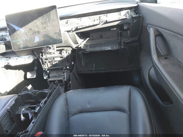 Продажа на аукционе авто 2021 Tesla Model Y Long Range Dual Motor All-wheel Drive, vin: 5YJYGDEE4MF301338, номер лота: 44639713