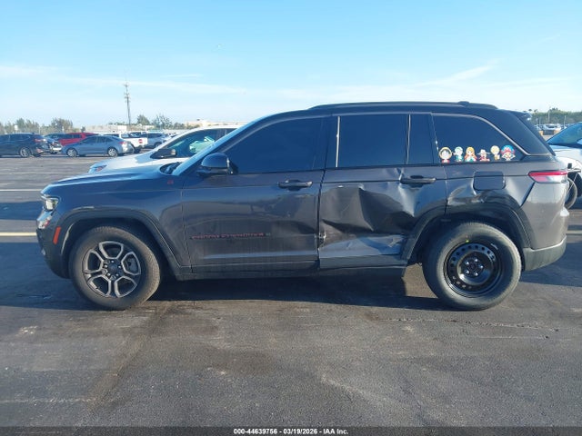 2022 Jeep Grand Cherokee Trailhawk 4x4 მანქანა იყიდება აუქციონზე, vin: 1C4RJHCG8N8627369, აუქციონის ნომერი: 44639756