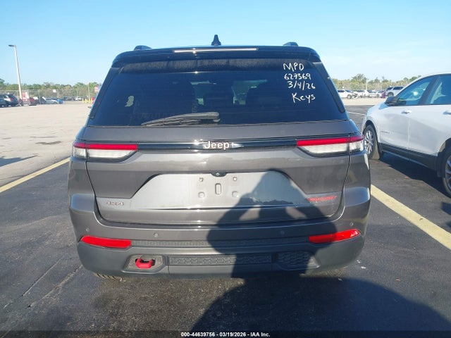 2022 Jeep Grand Cherokee Trailhawk 4x4 მანქანა იყიდება აუქციონზე, vin: 1C4RJHCG8N8627369, აუქციონის ნომერი: 44639756