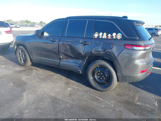 2022 Jeep Grand Cherokee Trailhawk 4x4 მანქანა იყიდება აუქციონზე, vin: 1C4RJHCG8N8627369, აუქციონის ნომერი: 44639756