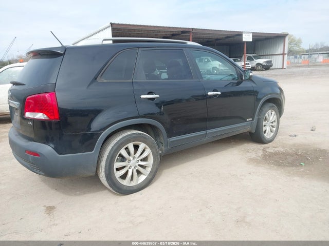2011 KIA SORENTO 5XYKUCA17BG068248 Photo 3