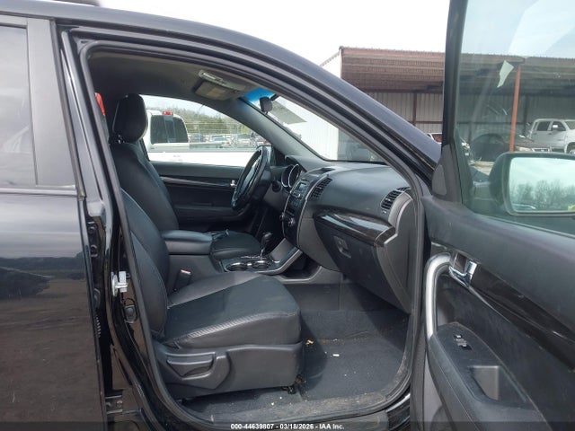 2011 KIA SORENTO 5XYKUCA17BG068248 Photo 4