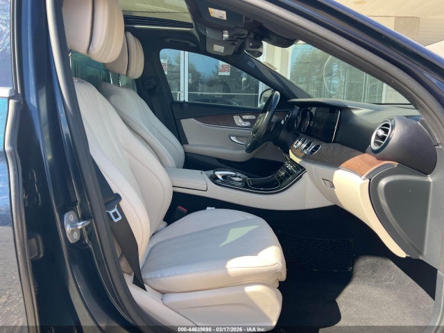 44639898 :رقم المزاد ، WDDZF4JB1HA049247 vin ، 2017 Mercedes-benz E 300 مزاد بيع