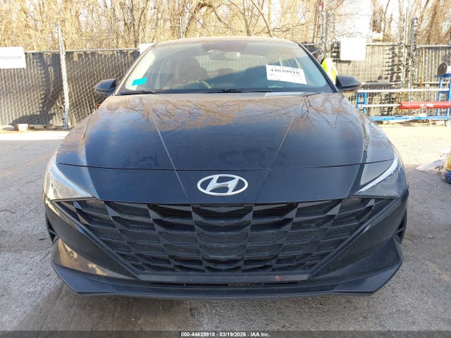 44639918 :رقم المزاد ، 5NPLM4AG0MH017569 vin ، 2021 Hyundai Elantra Sel مزاد بيع