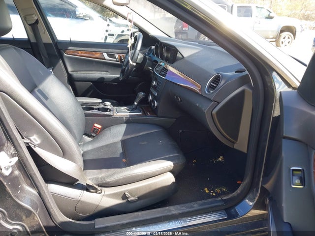 44639919 :رقم المزاد ، WDDGF8AB5EG227295 vin ، 2014 Mercedes-benz C 300 Luxury 4matic مزاد بيع