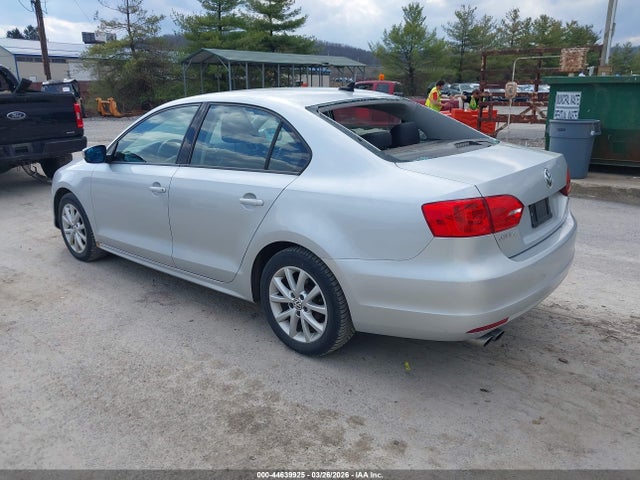 44639925 :رقم المزاد ، 3VWBP7AJ8CM427056 vin ، 2012 Volkswagen Jetta 2.5l Se مزاد بيع