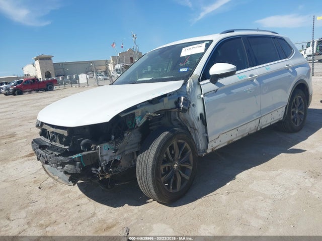 44639966 :رقم المزاد ، 3VV3B7AX1NM167467 vin ، 2022 Volkswagen Tiguan 2.0t Se مزاد بيع