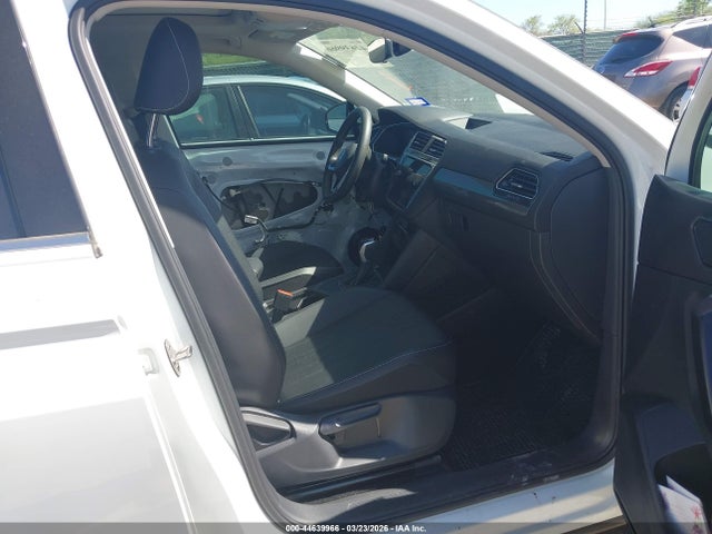44639966 :رقم المزاد ، 3VV3B7AX1NM167467 vin ، 2022 Volkswagen Tiguan 2.0t Se مزاد بيع