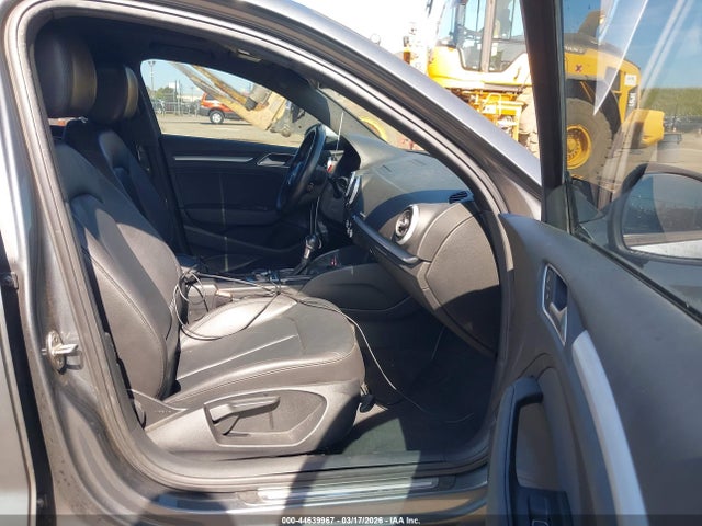 2017 AUDI A3 WAUB8GFF6H1063113 Photo 4