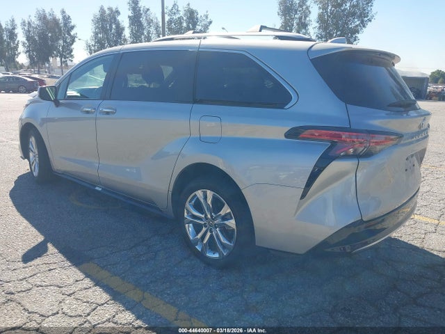 Продажа на аукционе авто 2024 Toyota Sienna Platinum, vin: 5TDERKEC4RS198165, номер лота: 44640007