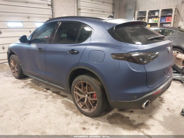 2018 ALFA ROMEO STELVIO ZASFAKNN5J7B58681 Photo 2