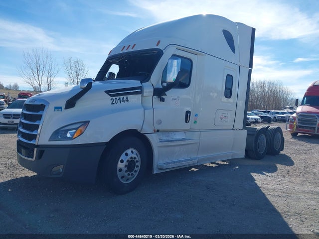 44640219 :رقم المزاد ، 3AKJHHDR1NSNE2694 vin ، 2022 Freightliner New Cascadia 126 مزاد بيع
