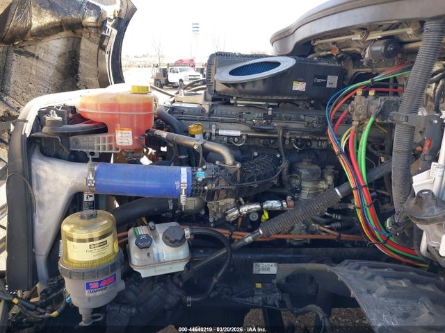 44640219 :رقم المزاد ، 3AKJHHDR1NSNE2694 vin ، 2022 Freightliner New Cascadia 126 مزاد بيع