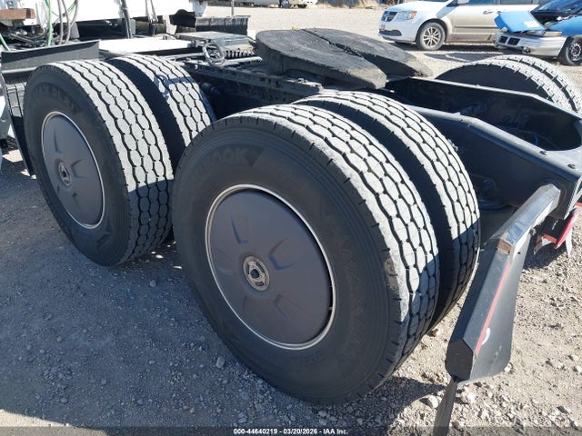 44640219 :رقم المزاد ، 3AKJHHDR1NSNE2694 vin ، 2022 Freightliner New Cascadia 126 مزاد بيع