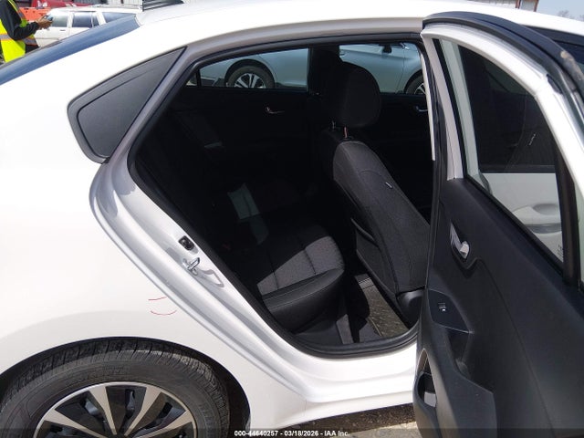 2022 Kia Rio S მანქანა იყიდება აუქციონზე, vin: 3KPA24AD1NE496447, აუქციონის ნომერი: 44640257