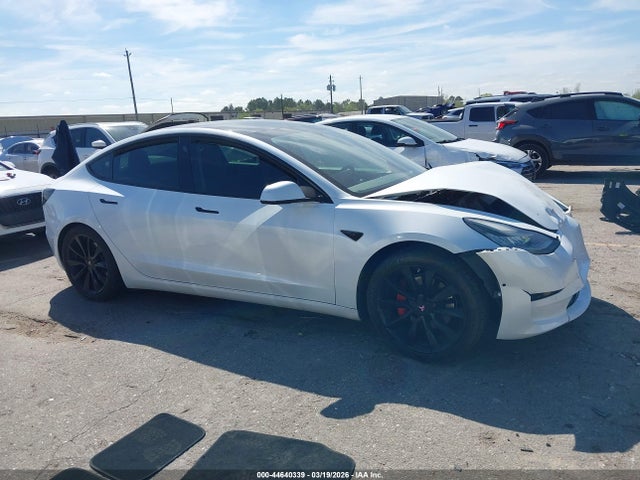 2020 Tesla Model 3 Standard Range Plus Rear-wheel Drive/standard Range Rear-wheel Drive მანქანა იყიდება აუქციონზე, vin: 5YJ3E1EA1LF807994, აუქციონის ნომერი: 44640339