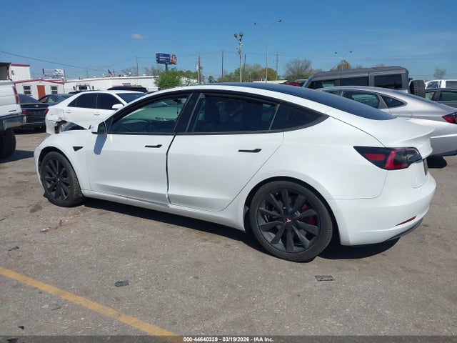 2020 Tesla Model 3 Standard Range Plus Rear-wheel Drive/standard Range Rear-wheel Drive მანქანა იყიდება აუქციონზე, vin: 5YJ3E1EA1LF807994, აუქციონის ნომერი: 44640339