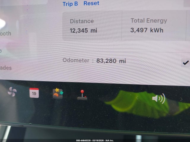 2020 Tesla Model 3 Standard Range Plus Rear-wheel Drive/standard Range Rear-wheel Drive მანქანა იყიდება აუქციონზე, vin: 5YJ3E1EA1LF807994, აუქციონის ნომერი: 44640339