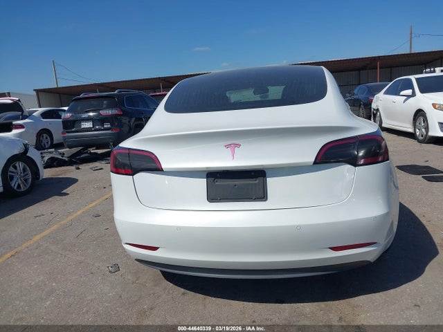 2020 Tesla Model 3 Standard Range Plus Rear-wheel Drive/standard Range Rear-wheel Drive მანქანა იყიდება აუქციონზე, vin: 5YJ3E1EA1LF807994, აუქციონის ნომერი: 44640339