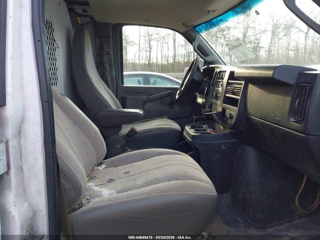 2017 GMC SAVANA 2500 1GTW7AFF0H1137954 Photo 4