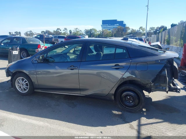 JTDKBRFU8G3016716 Toyota Prius Two
