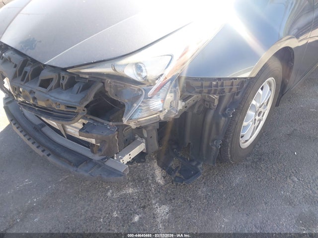 JTDKBRFU8G3016716 Toyota Prius Two