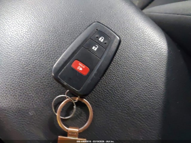 44640516 :رقم المزاد ، 2T3P1RFVXMW180432 vin ، 2021 Toyota Rav4 Xle مزاد بيع