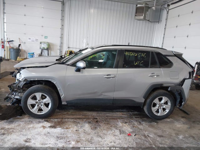 44640516 :رقم المزاد ، 2T3P1RFVXMW180432 vin ، 2021 Toyota Rav4 Xle مزاد بيع
