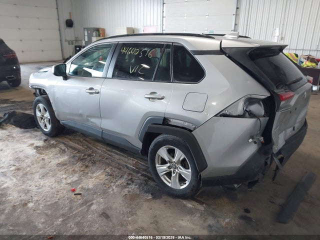 44640516 :رقم المزاد ، 2T3P1RFVXMW180432 vin ، 2021 Toyota Rav4 Xle مزاد بيع