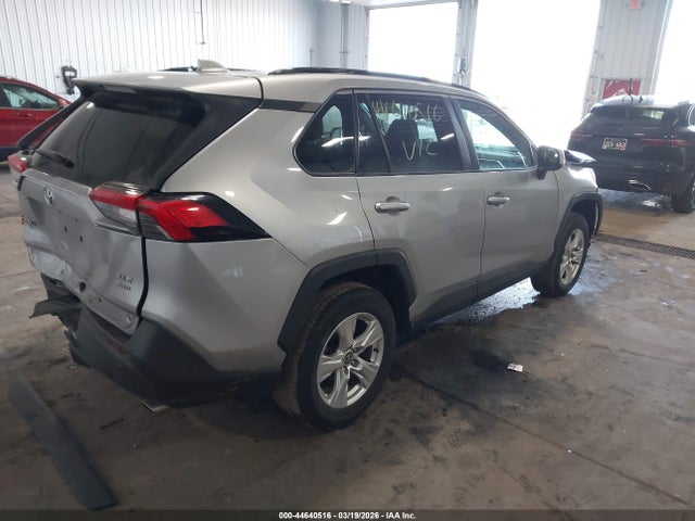 44640516 :رقم المزاد ، 2T3P1RFVXMW180432 vin ، 2021 Toyota Rav4 Xle مزاد بيع