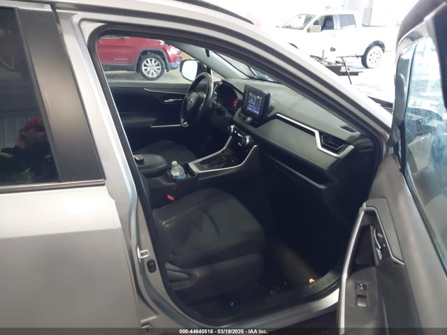 44640516 :رقم المزاد ، 2T3P1RFVXMW180432 vin ، 2021 Toyota Rav4 Xle مزاد بيع