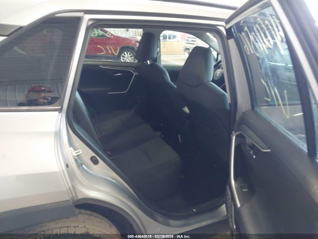 44640516 :رقم المزاد ، 2T3P1RFVXMW180432 vin ، 2021 Toyota Rav4 Xle مزاد بيع