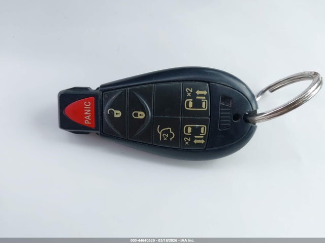 44640529 :رقم المزاد ، 2C4RC1BG3FR609287 vin ، 2015 Chrysler Town & Country Touring مزاد بيع