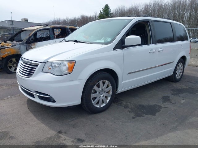44640529 :رقم المزاد ، 2C4RC1BG3FR609287 vin ، 2015 Chrysler Town & Country Touring مزاد بيع