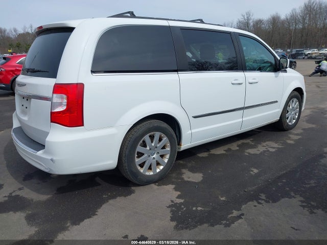 44640529 :رقم المزاد ، 2C4RC1BG3FR609287 vin ، 2015 Chrysler Town & Country Touring مزاد بيع