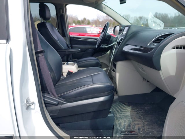 44640529 :رقم المزاد ، 2C4RC1BG3FR609287 vin ، 2015 Chrysler Town & Country Touring مزاد بيع
