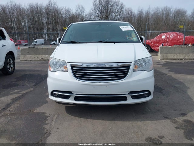 44640529 :رقم المزاد ، 2C4RC1BG3FR609287 vin ، 2015 Chrysler Town & Country Touring مزاد بيع