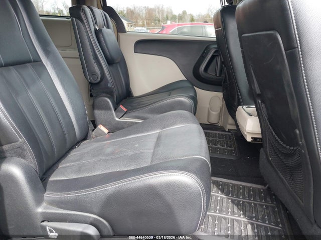 44640529 :رقم المزاد ، 2C4RC1BG3FR609287 vin ، 2015 Chrysler Town & Country Touring مزاد بيع