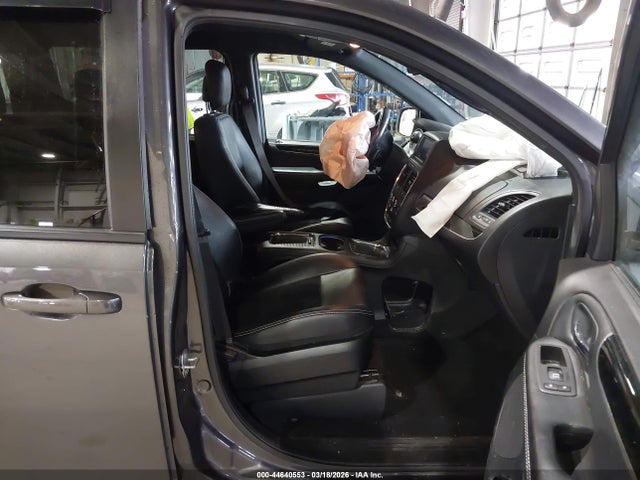 2C4RDGCG6JR137058 Dodge Grand Caravan Sxt