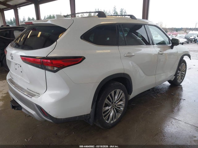 2023 TOYOTA HIGHLANDER 5TDKDRBH9PS004284 Photo 3