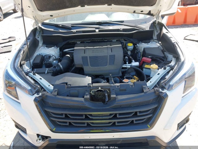 44640563 :رقم المزاد ، JF2SKADC0NH432644 vin ، 2022 Subaru Forester Premium مزاد بيع