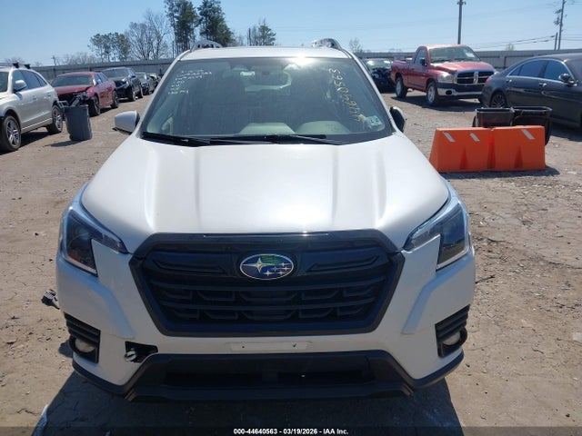 44640563 :رقم المزاد ، JF2SKADC0NH432644 vin ، 2022 Subaru Forester Premium مزاد بيع