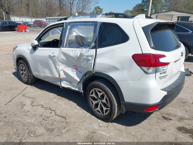 44640563 :رقم المزاد ، JF2SKADC0NH432644 vin ، 2022 Subaru Forester Premium مزاد بيع