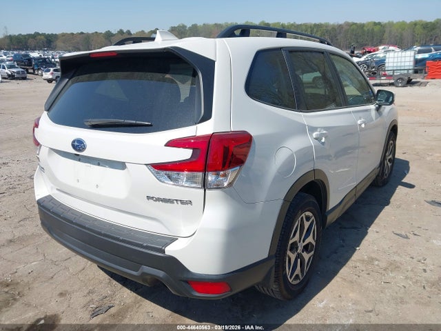 44640563 :رقم المزاد ، JF2SKADC0NH432644 vin ، 2022 Subaru Forester Premium مزاد بيع