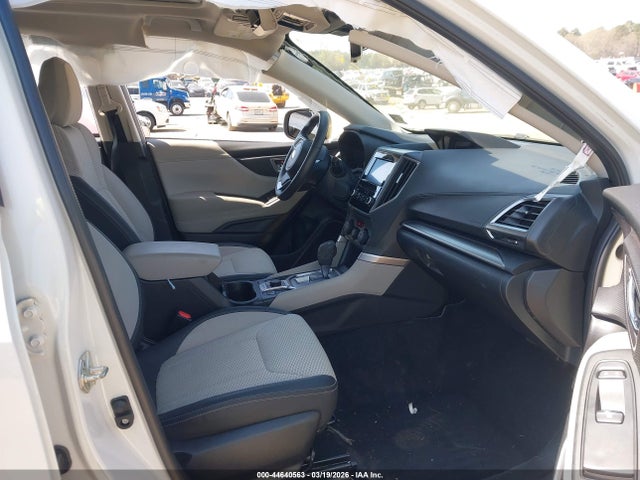 44640563 :رقم المزاد ، JF2SKADC0NH432644 vin ، 2022 Subaru Forester Premium مزاد بيع