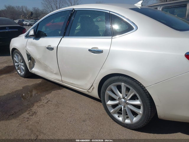 44640591 :رقم المزاد ، 1G4PT5SV8D4138679 vin ، 2013 Buick Verano Premium Group مزاد بيع