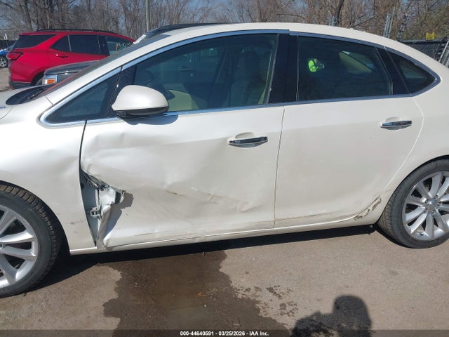 44640591 :رقم المزاد ، 1G4PT5SV8D4138679 vin ، 2013 Buick Verano Premium Group مزاد بيع