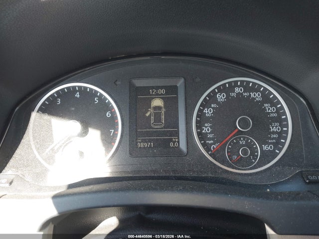 WVGAV7AX5FW515927 Volkswagen TIGUAN SE
