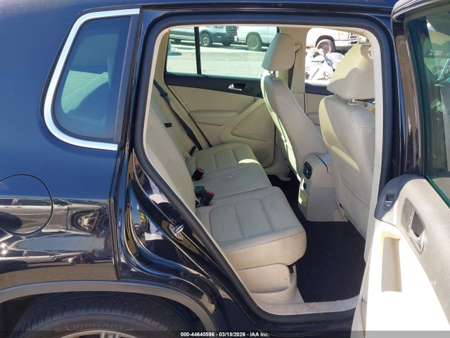 WVGAV7AX5FW515927 Volkswagen TIGUAN SE